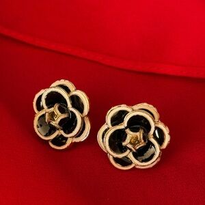 Elegant Black and Gold Flower Earrings